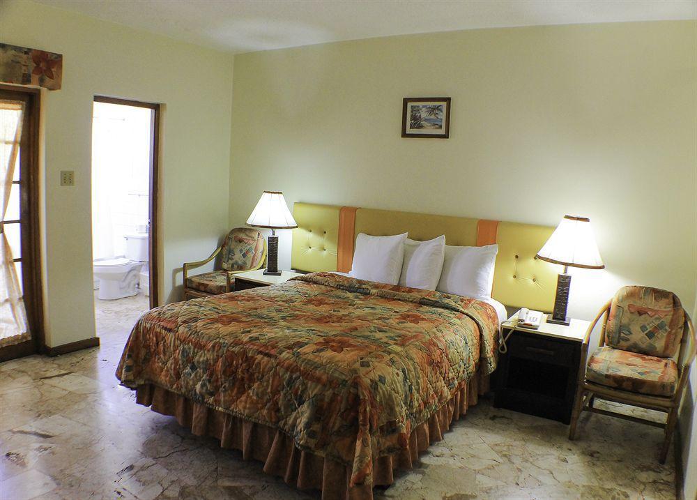 Toby'S Resort Montego Bay Buitenkant foto