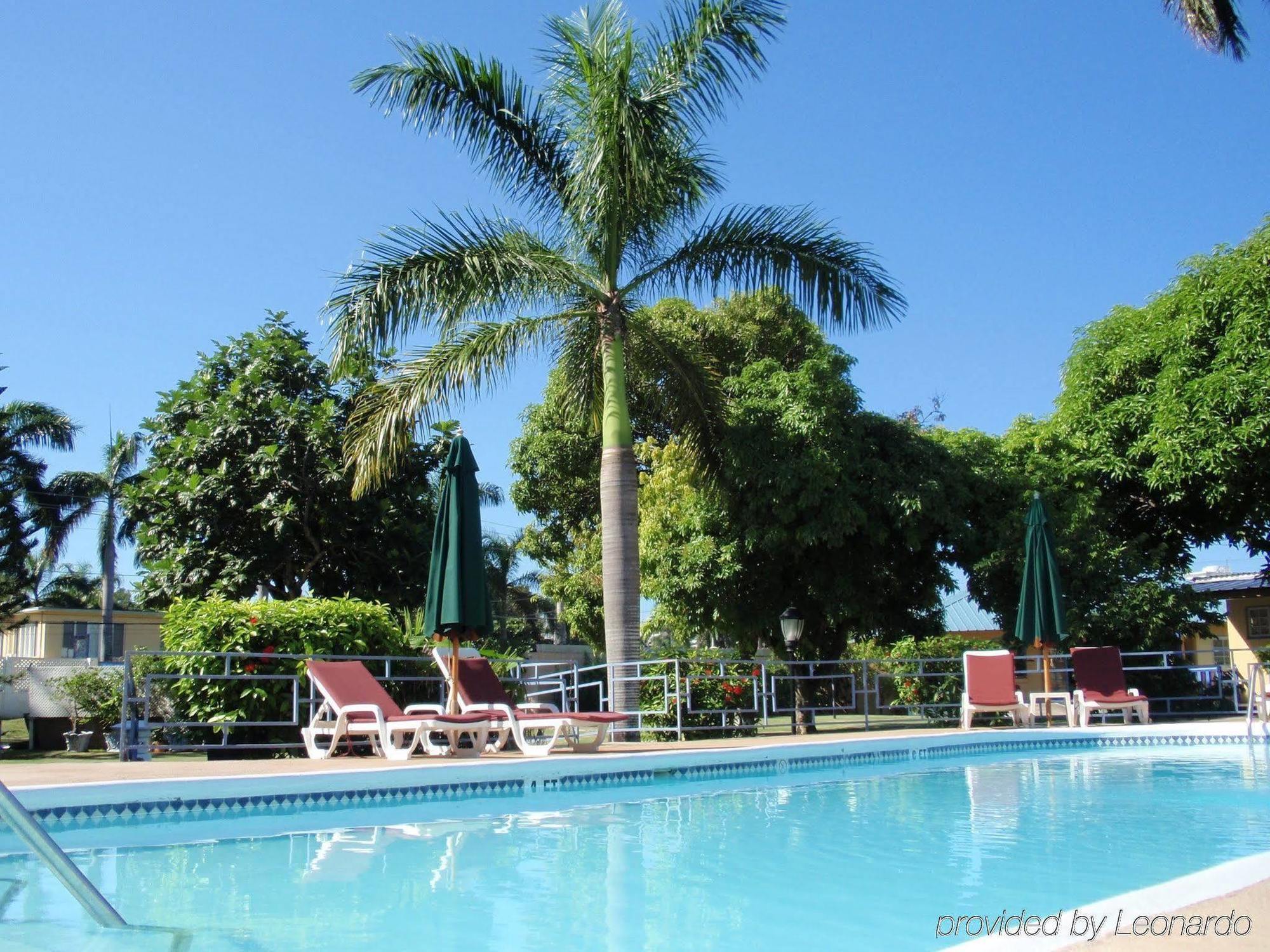 Toby'S Resort Montego Bay Buitenkant foto