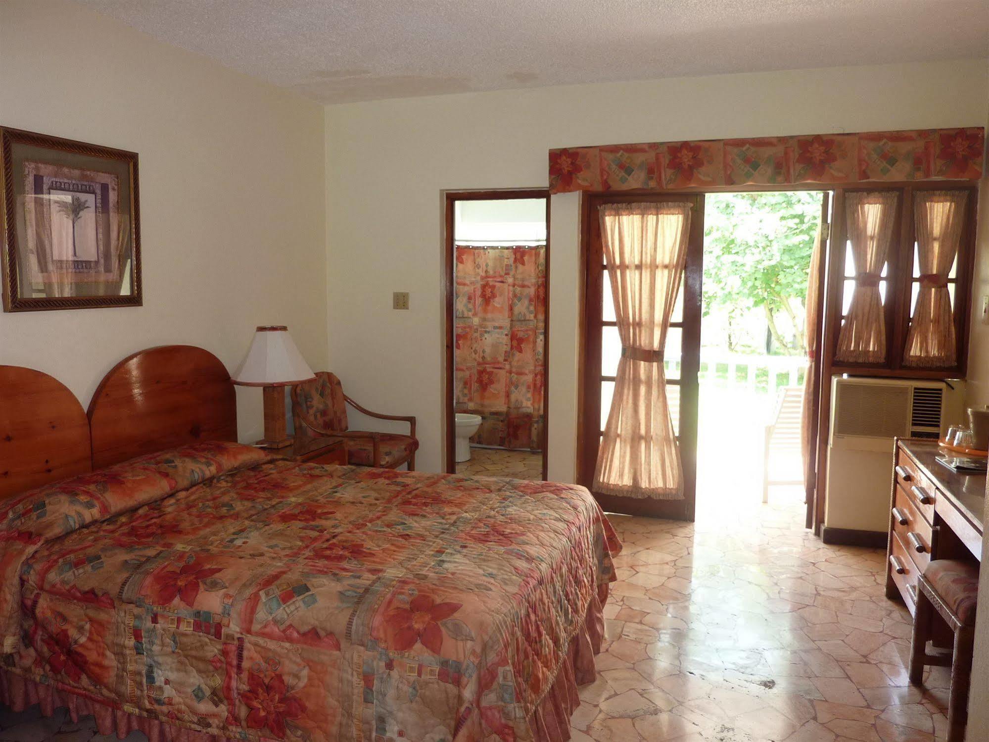 Toby'S Resort Montego Bay Buitenkant foto