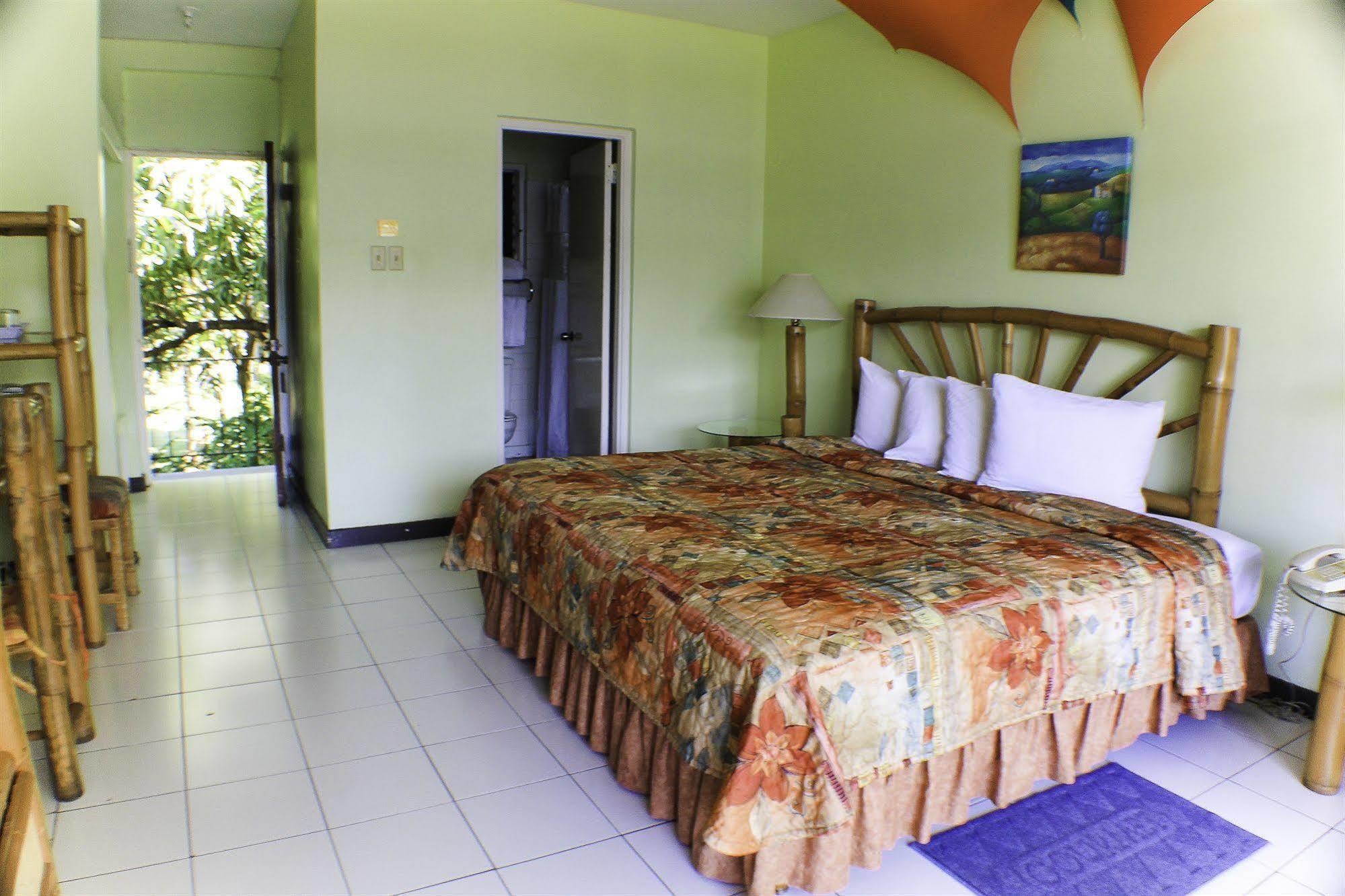 Toby'S Resort Montego Bay Buitenkant foto